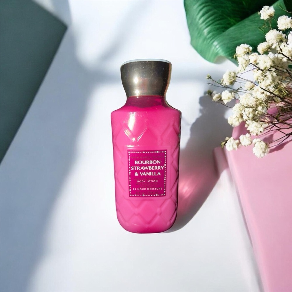 *Sealed* Bath & Body Works Pink Bourbon Strawberry & Vanilla Body Lotion